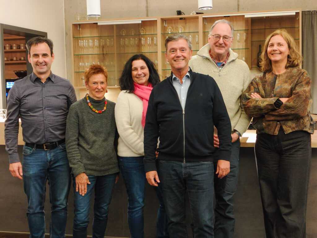 Der aktuelle Vorstand - gewählt am 19. November 2025. v.l.n.r.: Marco Weißer (stellv. Vorsitzender), Ute Klebula, Anja Freisberg, Wolfgang Letschert (1. Vorsitzender), Werner Münzel, Brigitte Krapp (es fehlt Jens Becker).